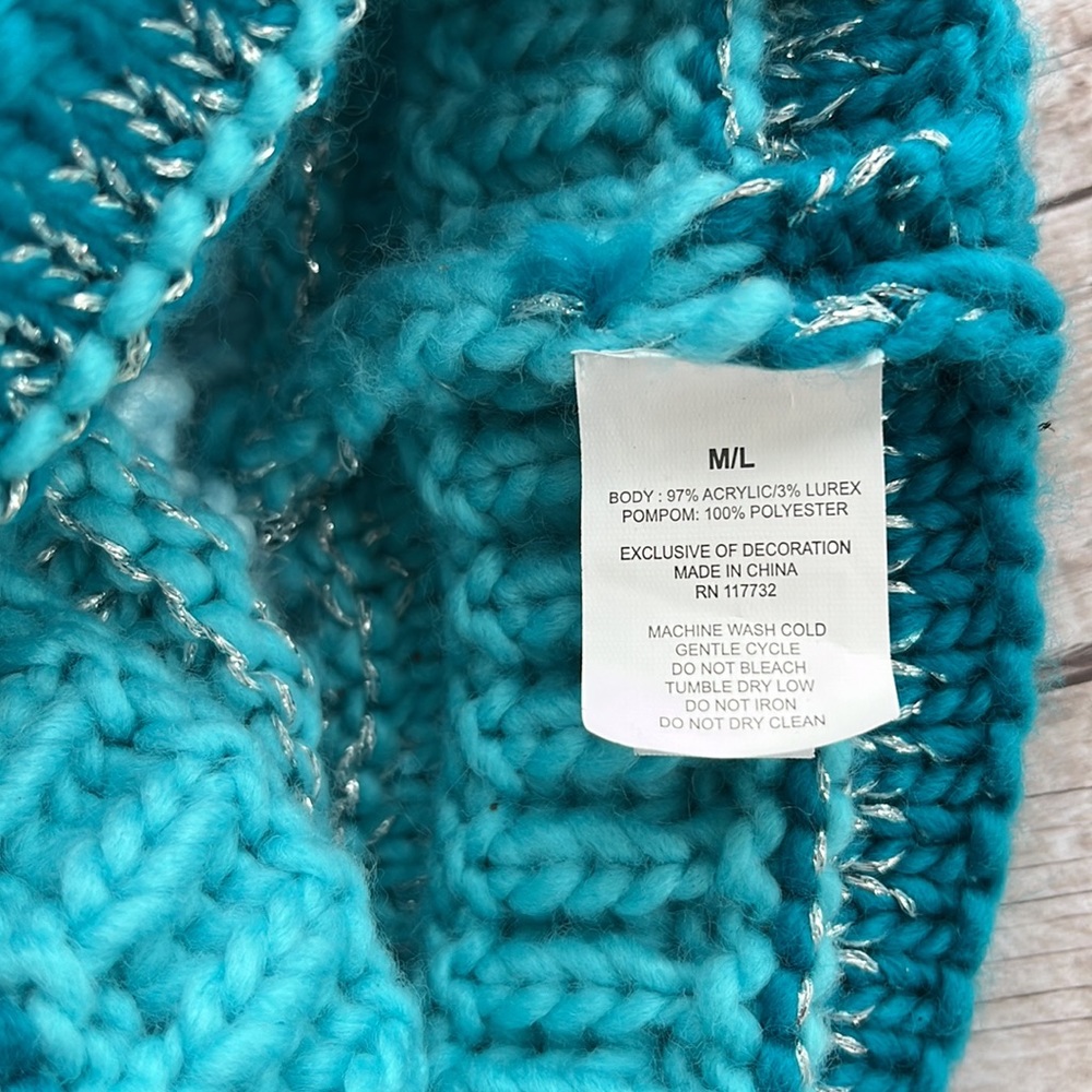 Zeroxposur Calypso Beanie w/ Pom Pom, Acrylic Winter Beanie, Size M/L w/ silver - Picture 4 of 7